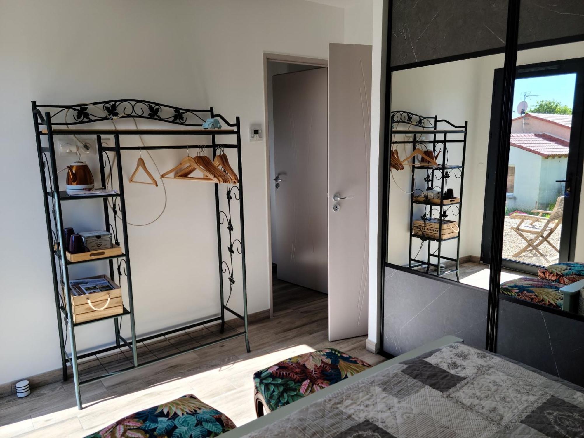Bed and Breakfast Les Papillons D'Uzes à Saint-Laurent-la-Vernède Extérieur photo