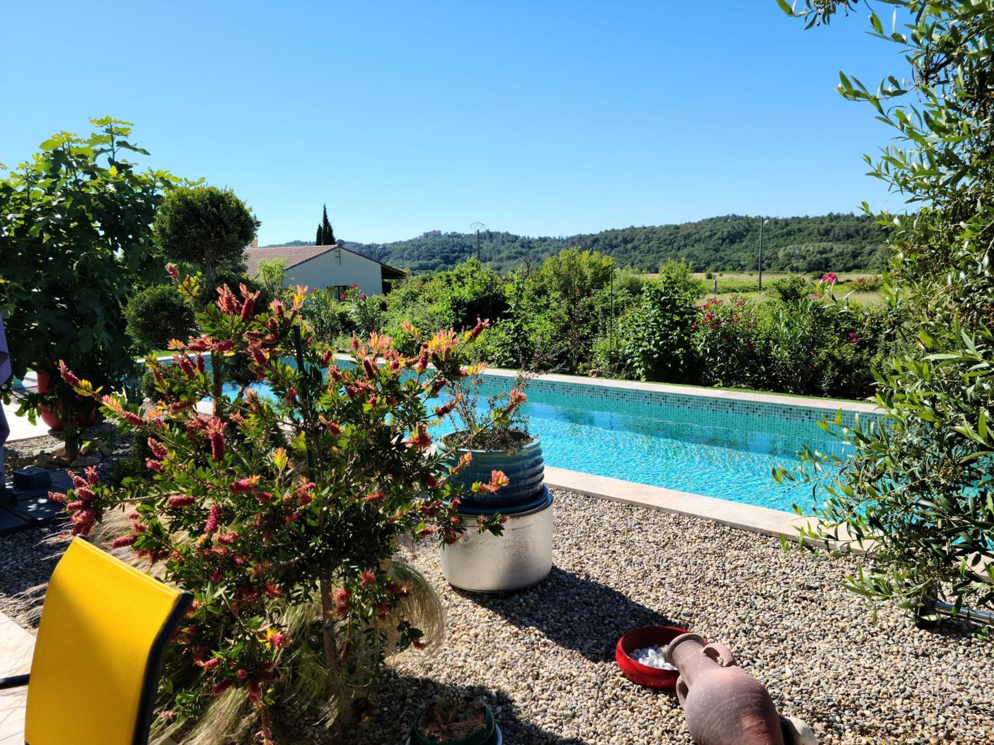 Bed and Breakfast Les Papillons D'Uzes à Saint-Laurent-la-Vernède Extérieur photo